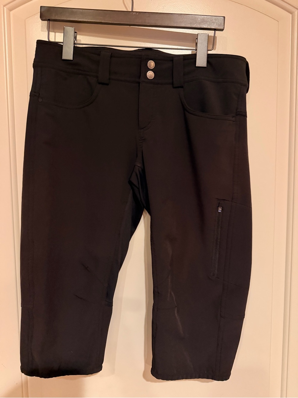 Club Ride Women’s Black Joanie Capri 17 size M EUC
